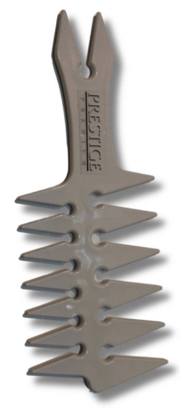 Wide triple tooth texturizing comb